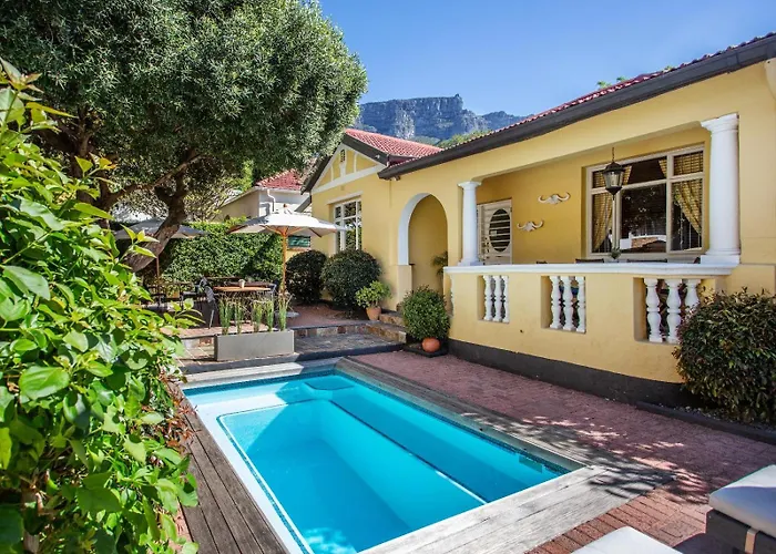 Tom\'S Guest House